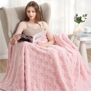 Pink fleece Checkered twin Blanket